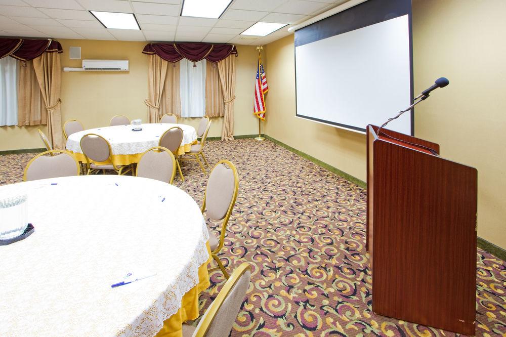 Holiday Inn Express Prince Frederick By Ihg Екстериор снимка