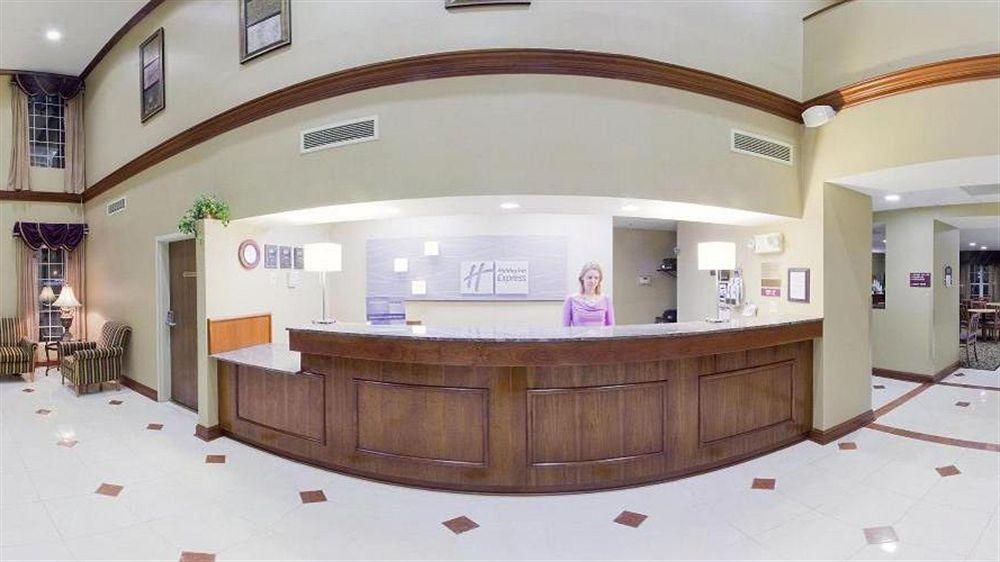 Holiday Inn Express Prince Frederick By Ihg Екстериор снимка