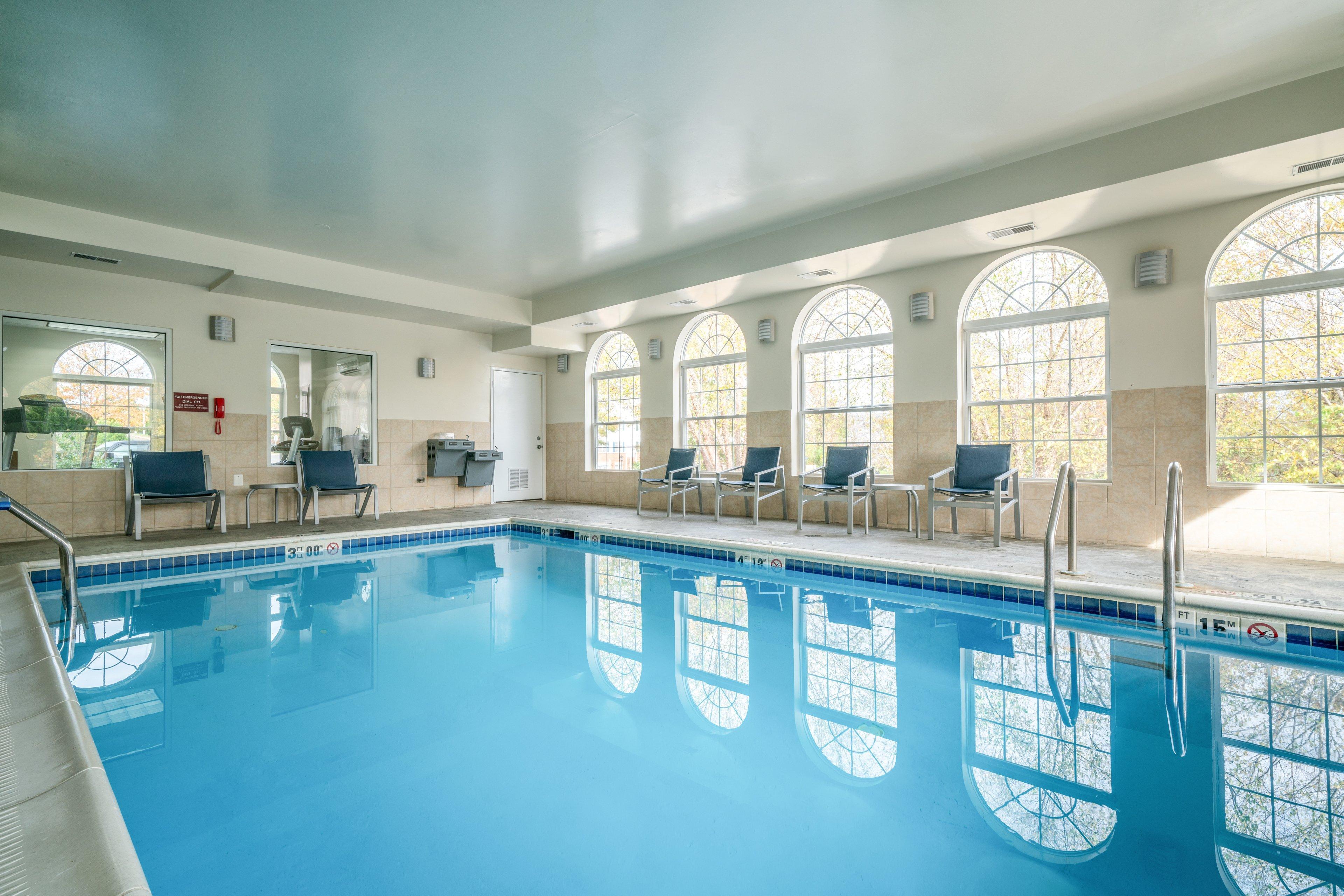 Holiday Inn Express Prince Frederick By Ihg Екстериор снимка