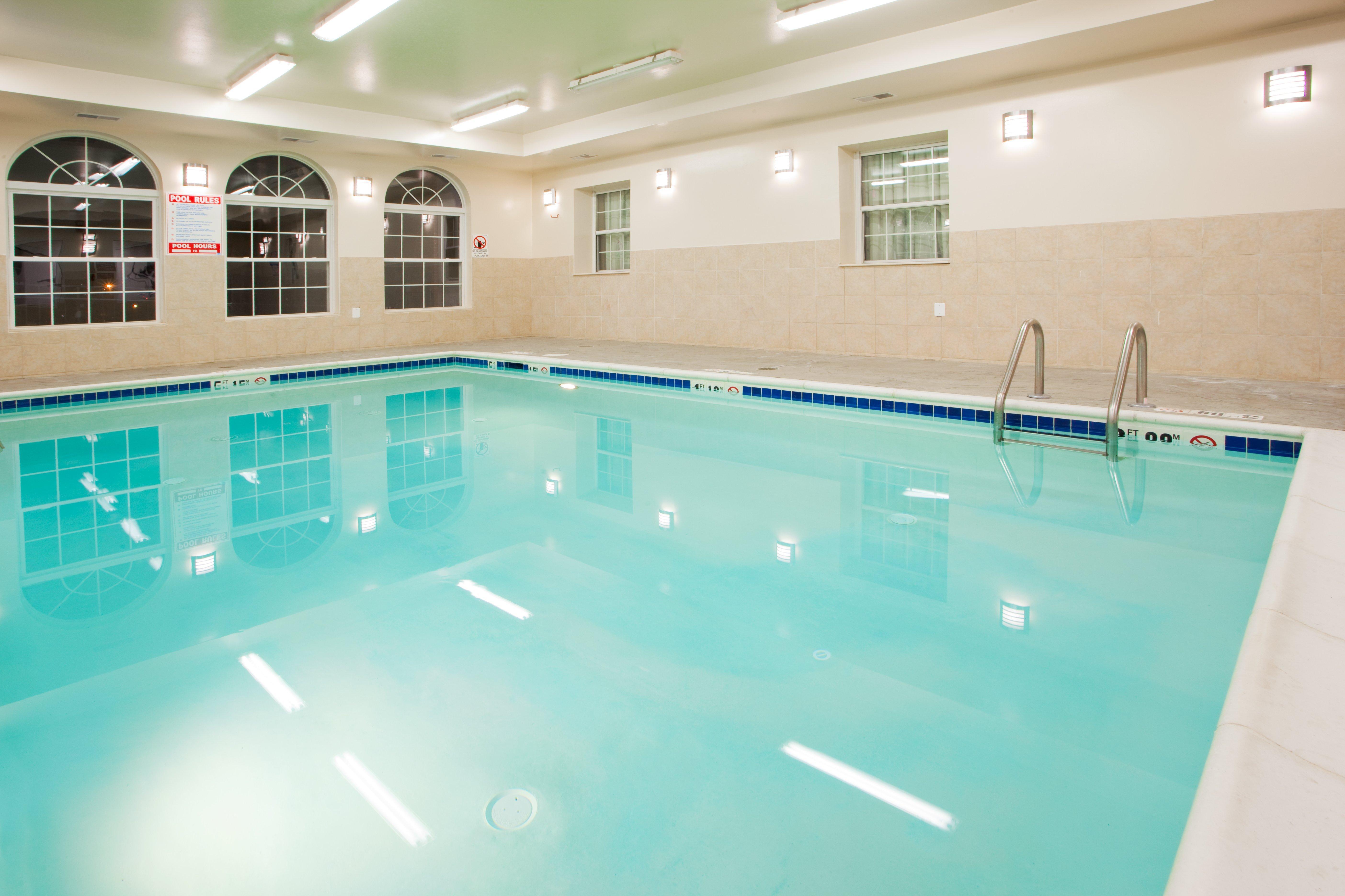 Holiday Inn Express Prince Frederick By Ihg Екстериор снимка