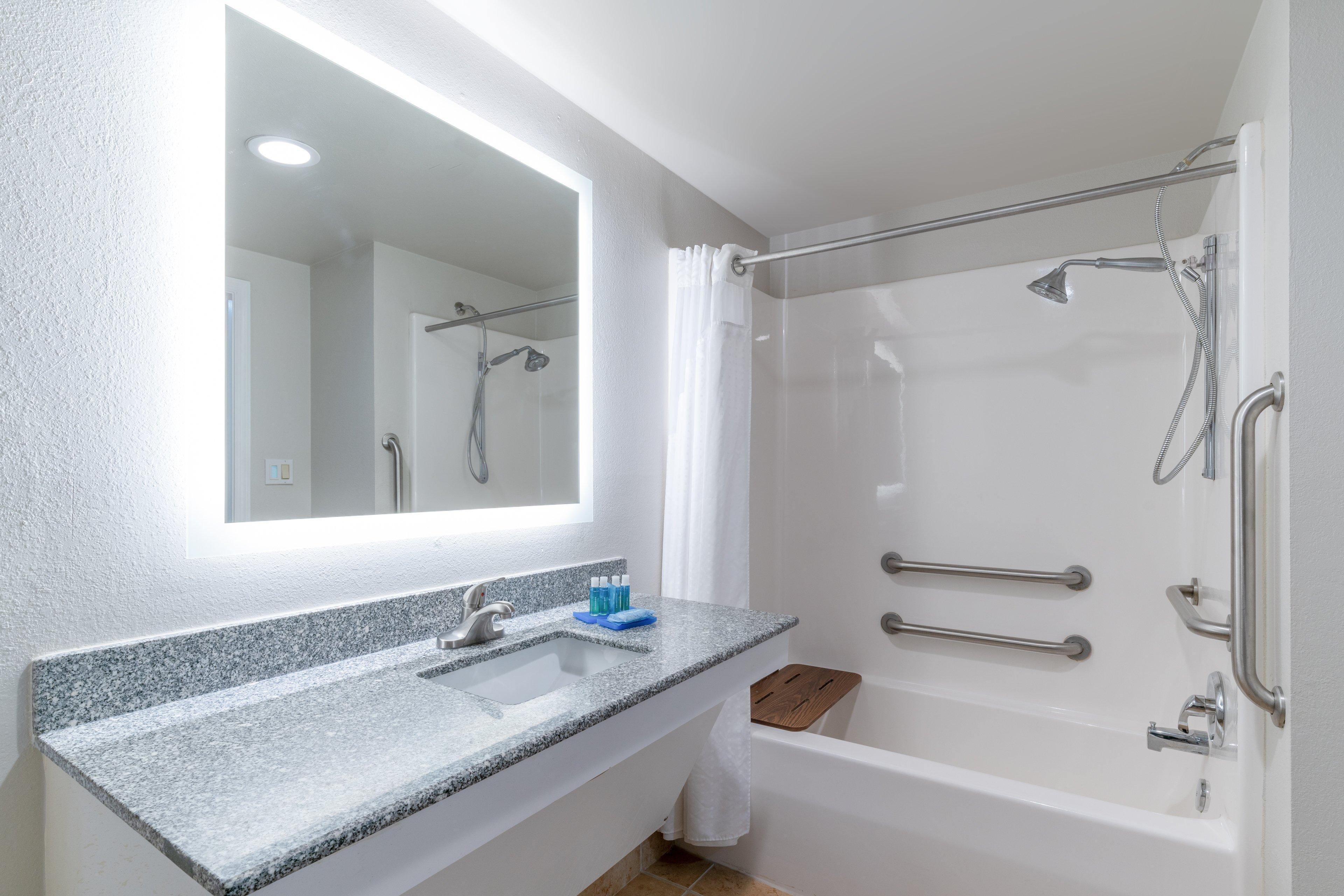 Holiday Inn Express Prince Frederick By Ihg Екстериор снимка