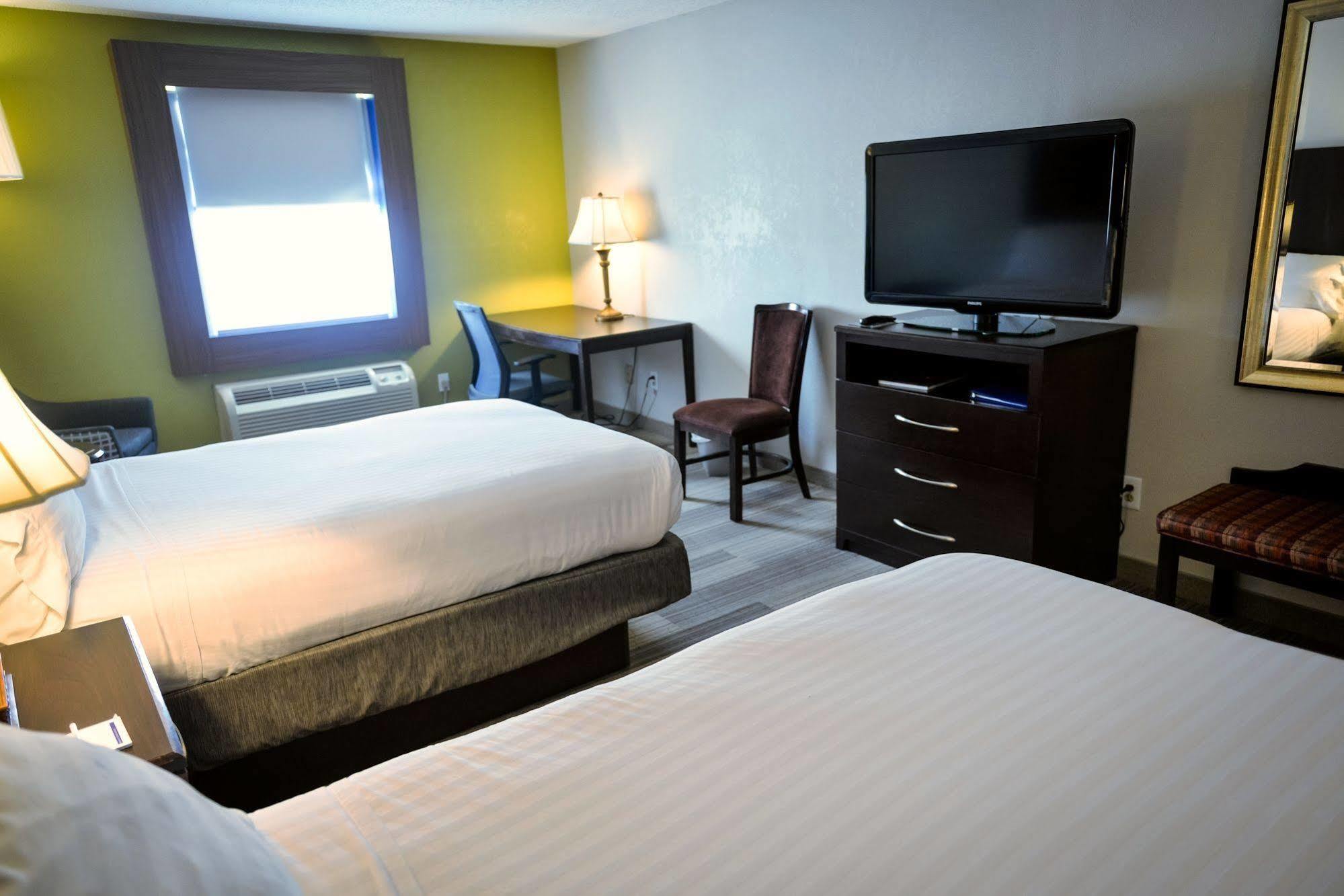 Holiday Inn Express Prince Frederick By Ihg Екстериор снимка